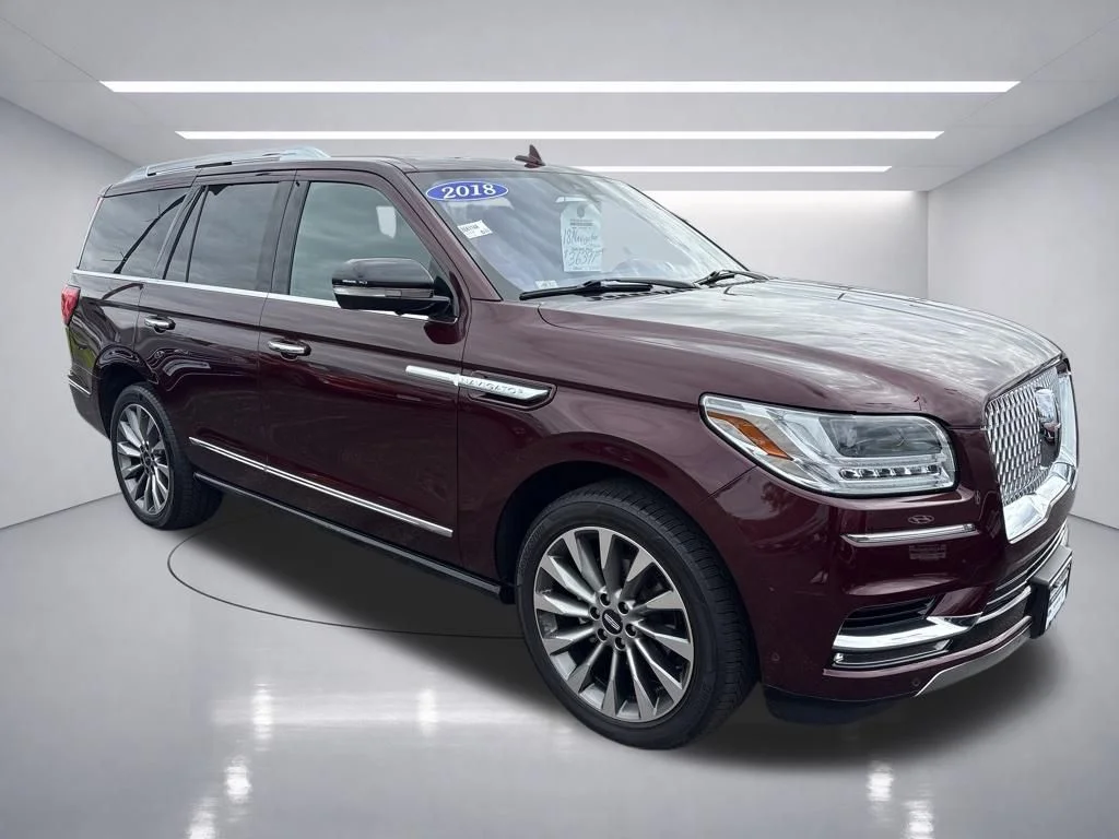 Used 2018 Burgundy Velvet Metallic Tinted Clearcoat Lincoln Select image 8