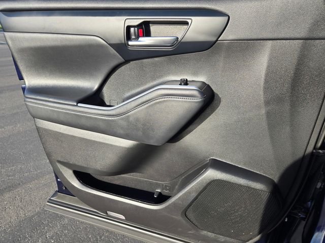 Used 2022  Toyota XSE image 17