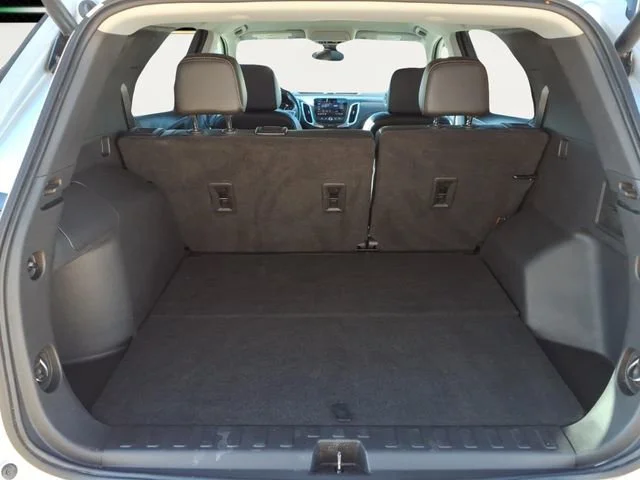 Used 2022 Silver Ice Metallic Chevrolet Premier image 25