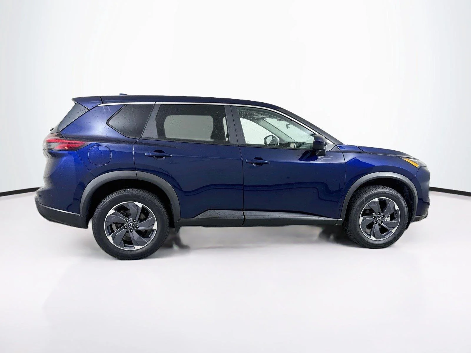 Used 2025 Deep Ocean Blue Pearl Nissan SV image 8