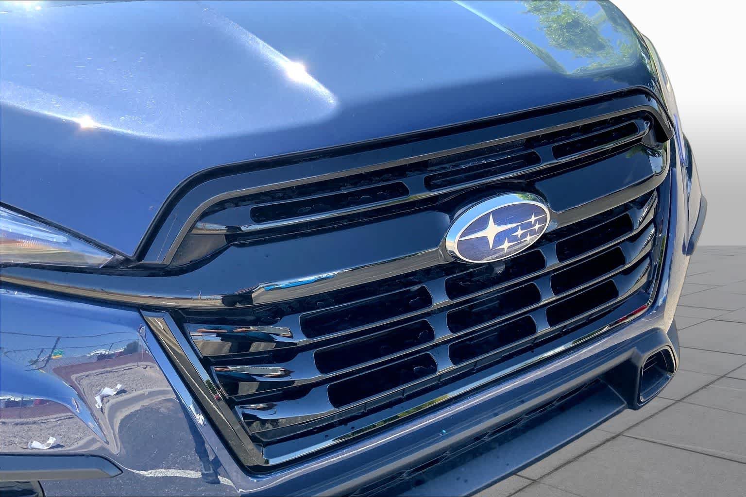 Used 2025 Cosmic Blue Pearl Subaru Onyx Edition Touring image 32