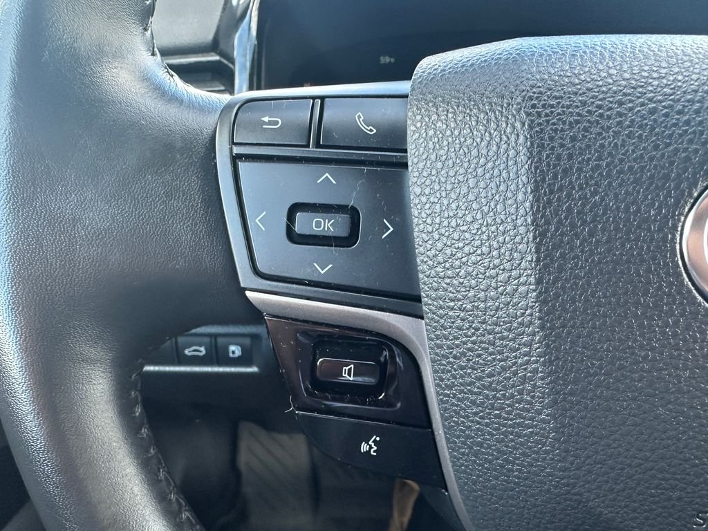 Used 2025 Underground Toyota LE image 20