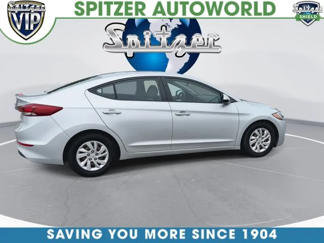 Used 2018 Silver Hyundai SE image 10