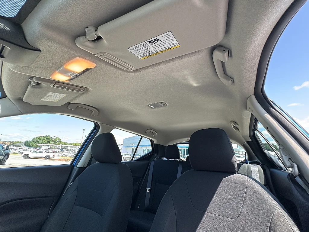 Used 2025 Electric Blue Metallic Nissan  image 30