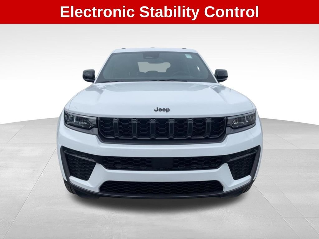 New 2026 Bright White Clear-Coat Exterior Paint Jeep Latitude Altitude image 9