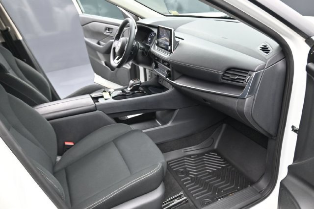 Used 2024 Glacier White Nissan S image 20