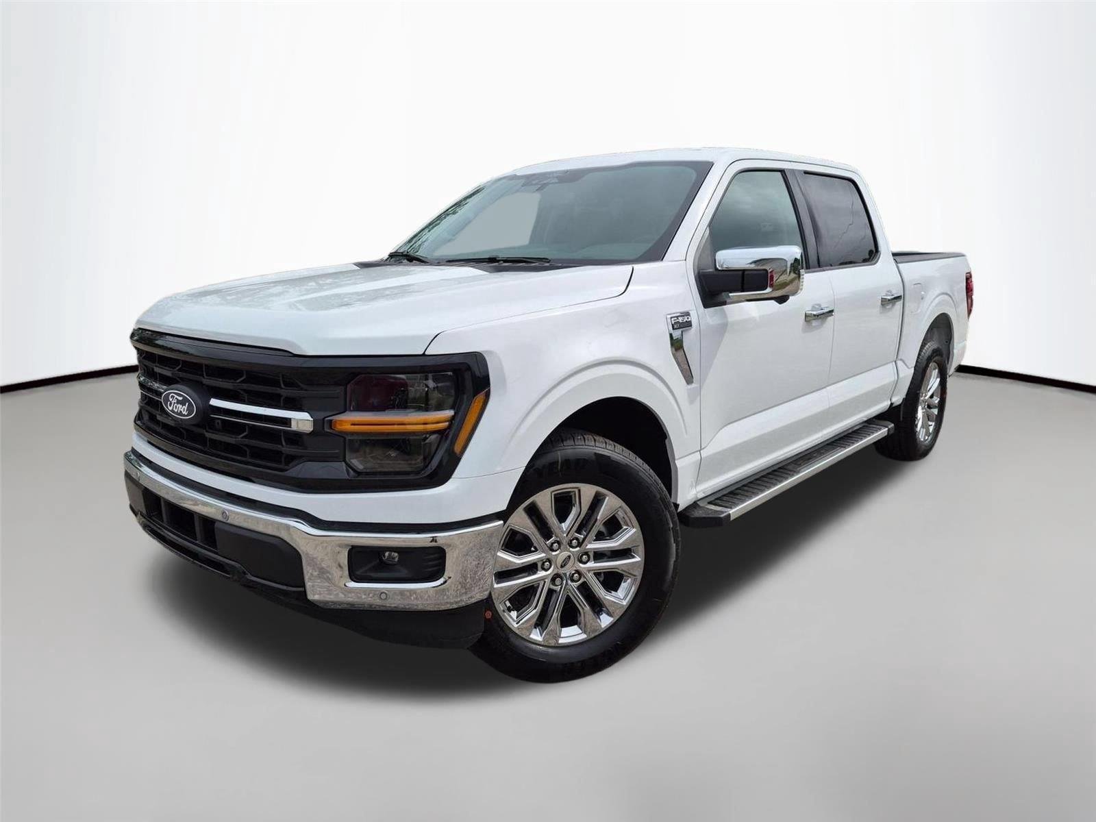 New 2026 Oxford White Ford XLT image 1