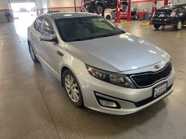 Used 2014 Bright Silver Kia EX image 3