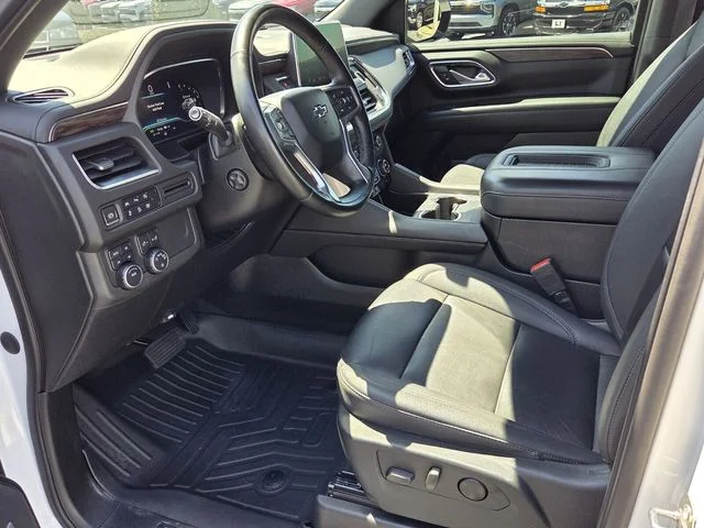 Used 2023 White Chevrolet Z71 image 10