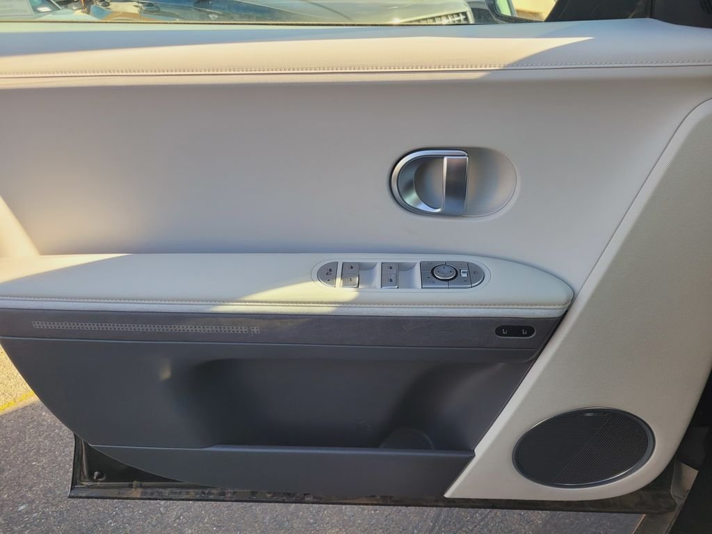 2024 Hyundai IONIQ 5 Limited - Photo 10