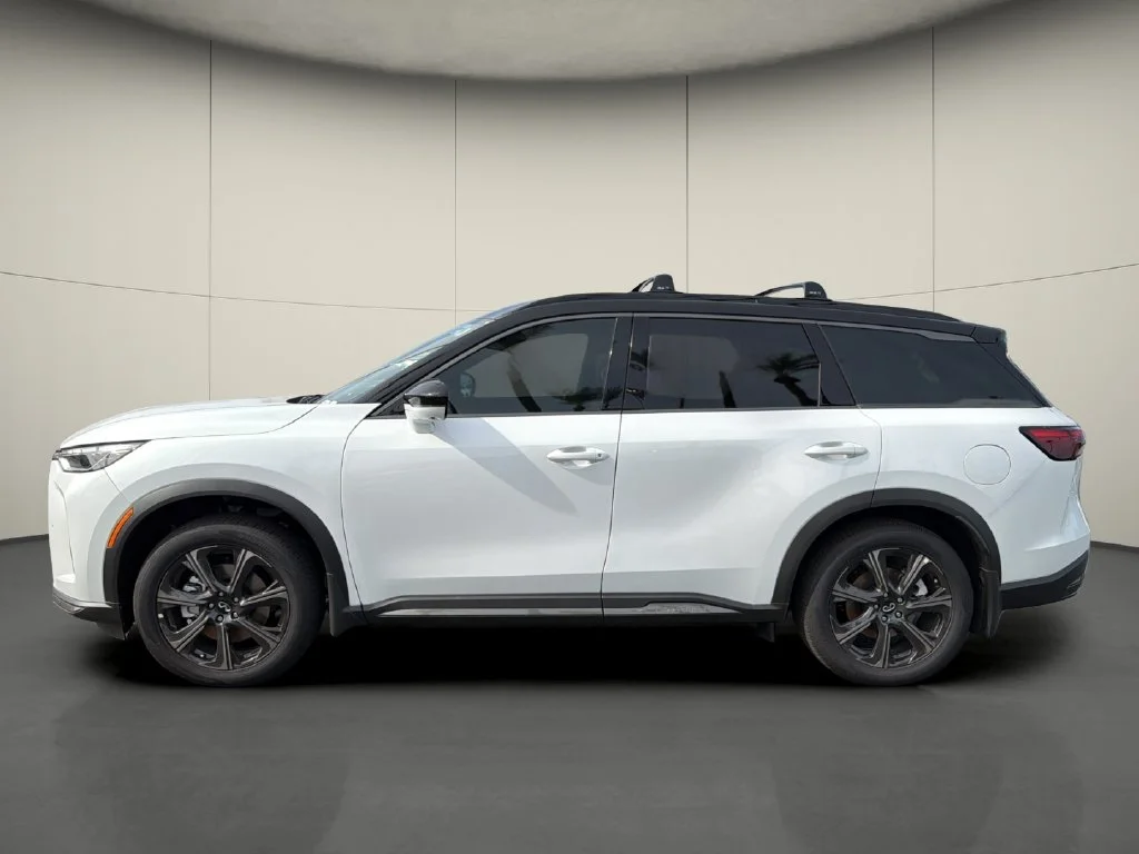 New 2027 2T RAD WHT INFINITI Autograph AWD image 4