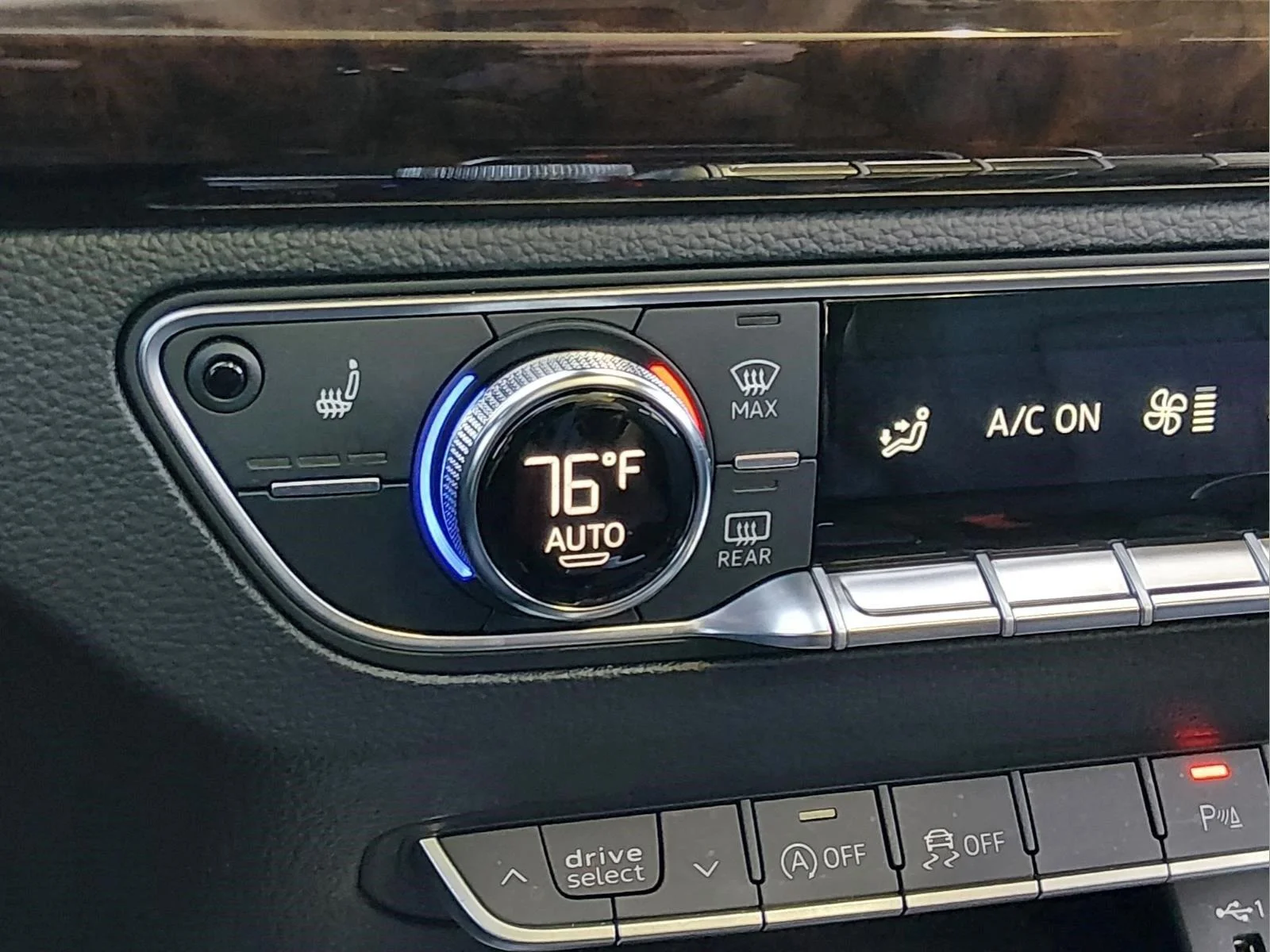 Used 2019 Manhattan Gray Metallic Audi Premium Plus image 28