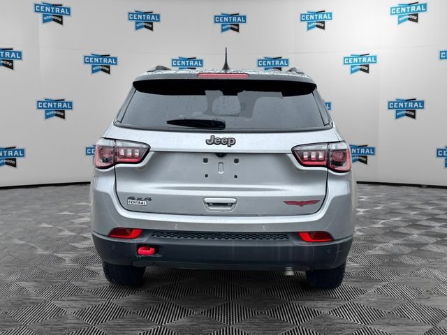Used 2023 Silver Jeep Trailhawk image 5