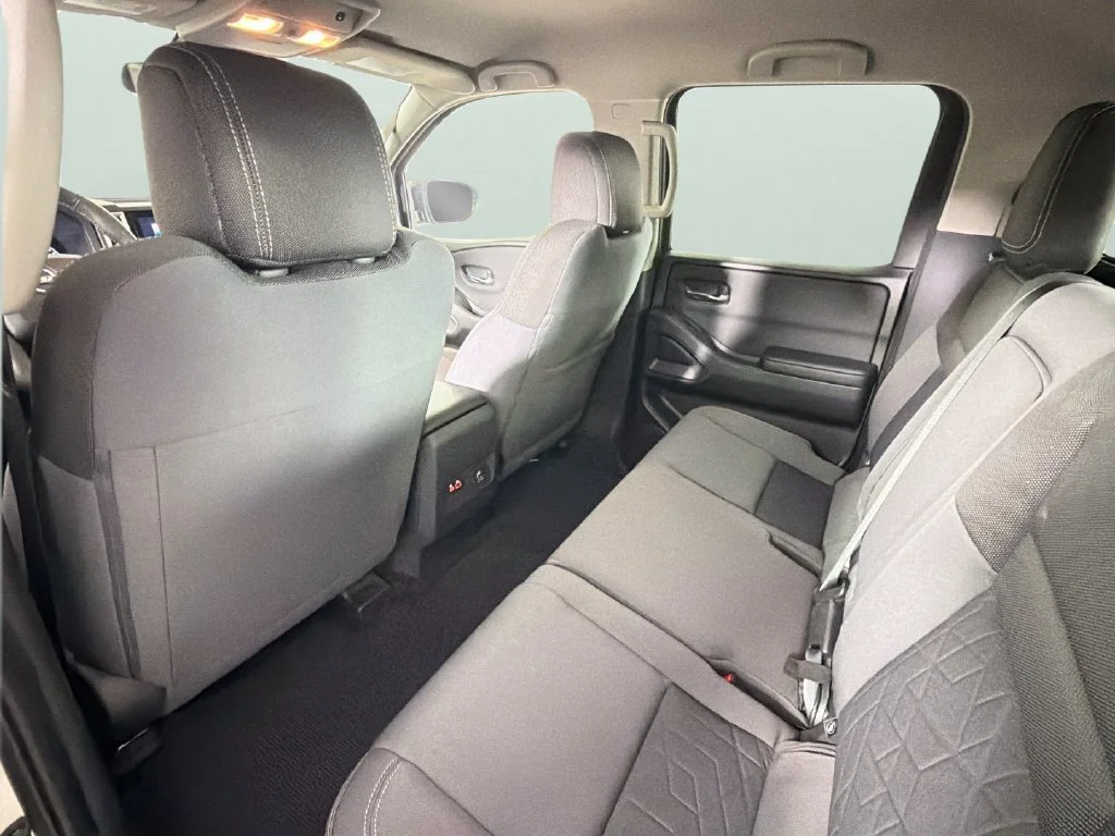 2025 Nissan Frontier SV - Photo 28