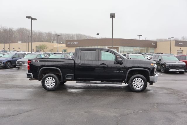 Used 2022 Black Chevrolet LT image 10