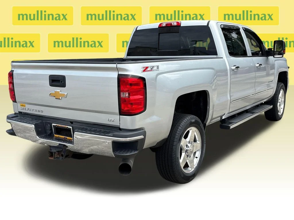 Used 2015 Silver Chevrolet LTZ image 7