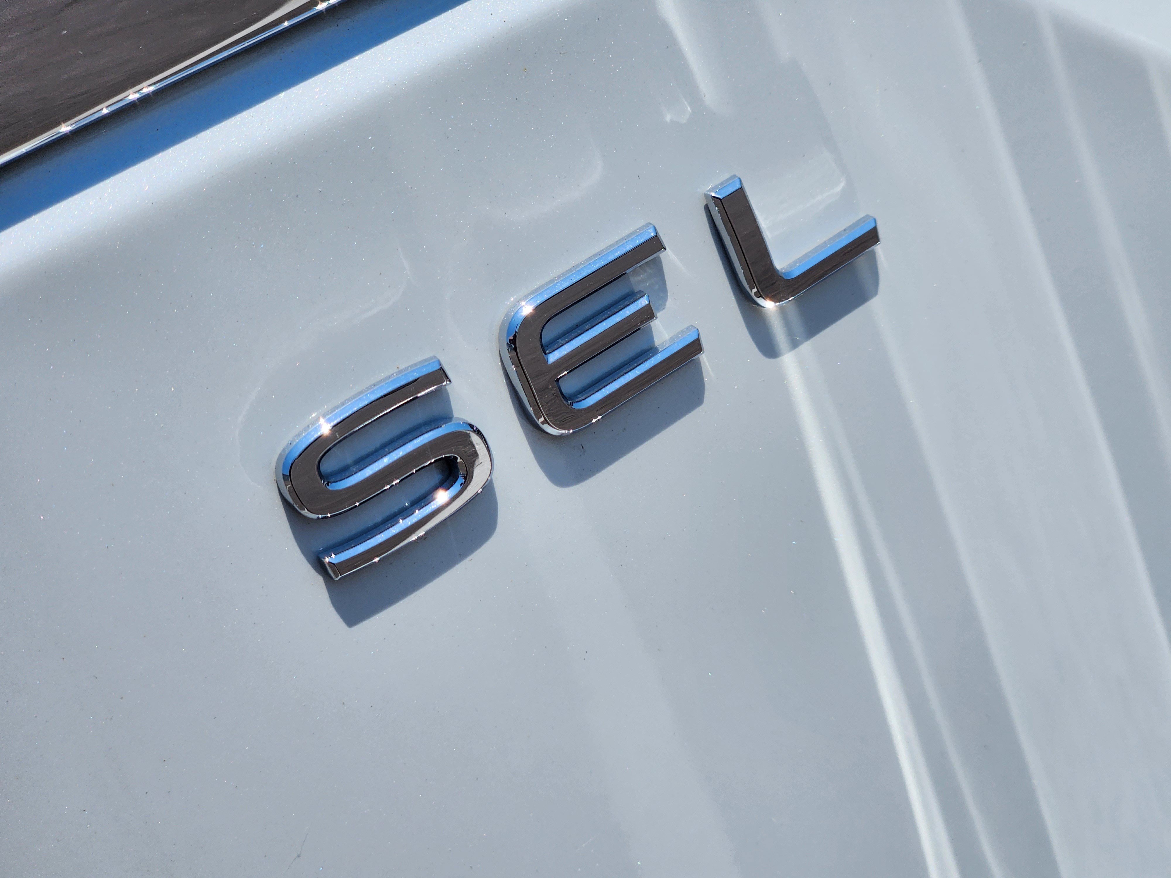 New 2026 White Volkswagen 2.0T SEL image 8