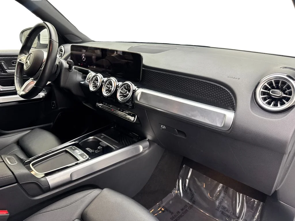 Used 2025 White Mercedes-Benz GLB 250 image 49