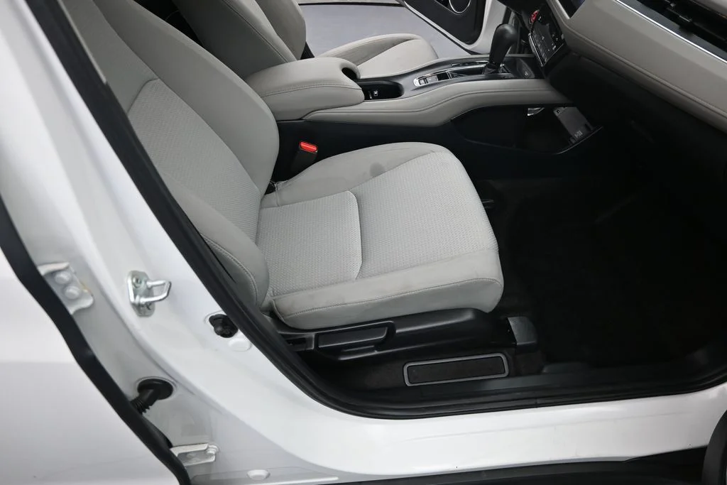 Certified Used 2022 White Honda EX image 19