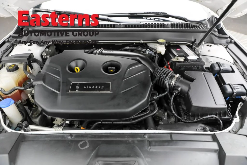 Used 2019 White Lincoln Reserve image 7