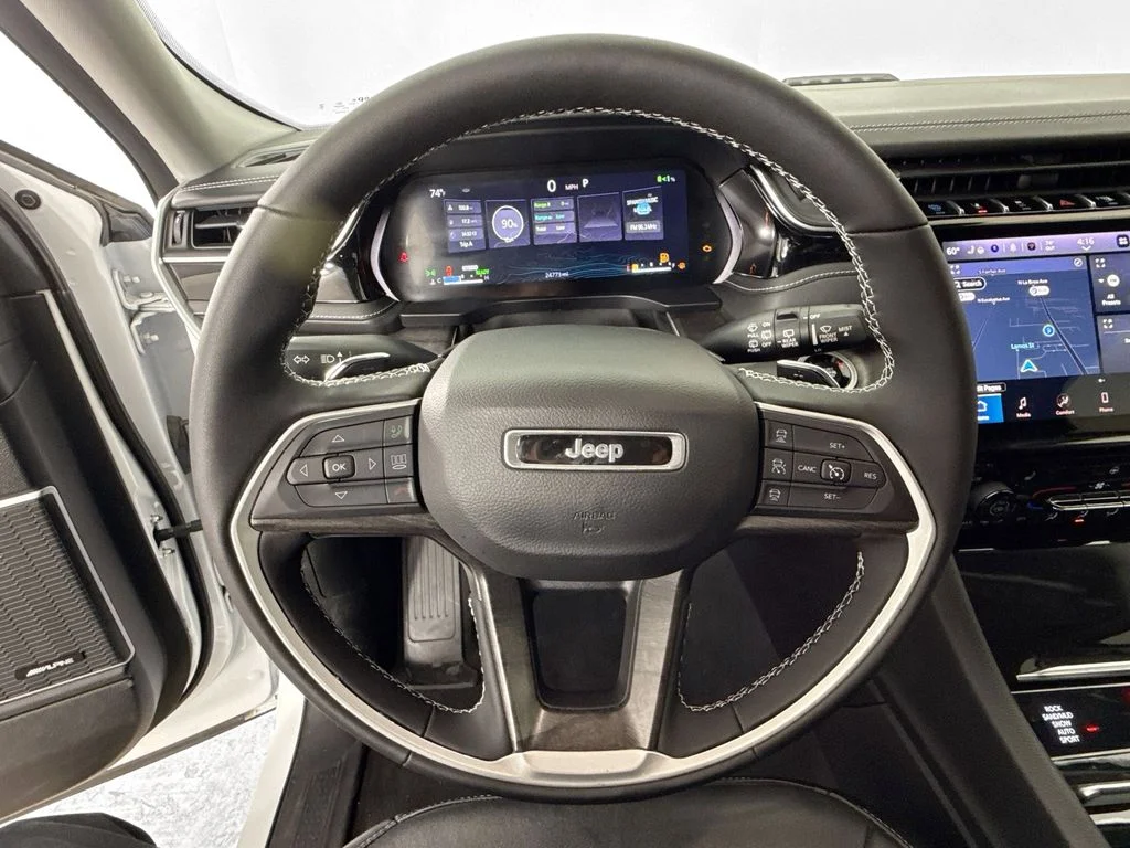 Used 2022 White Jeep 4xe image 11