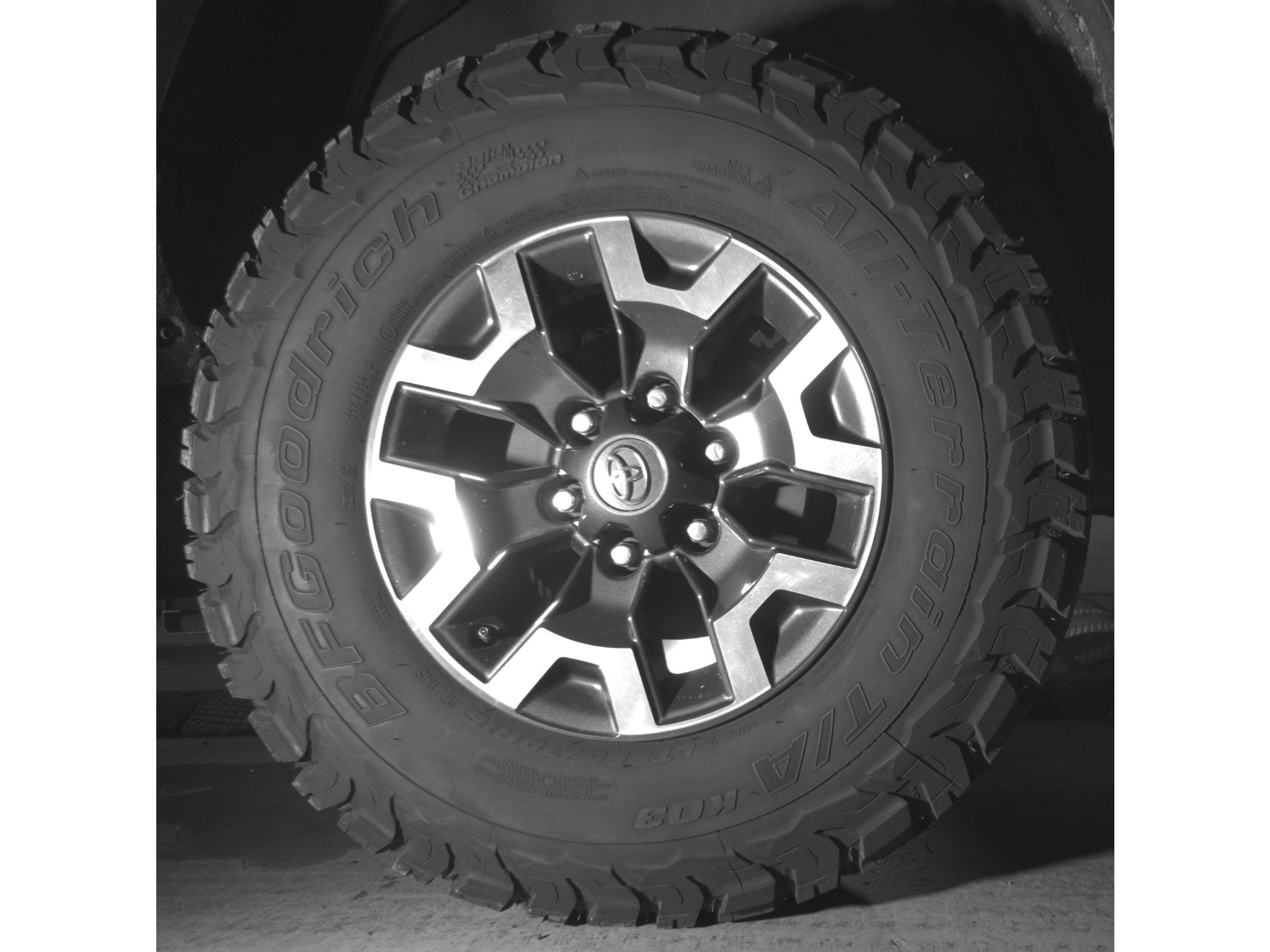 Used 2022 white Toyota TRD Off Road image 12