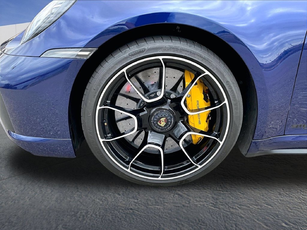 Used 2022  Porsche Turbo image 11