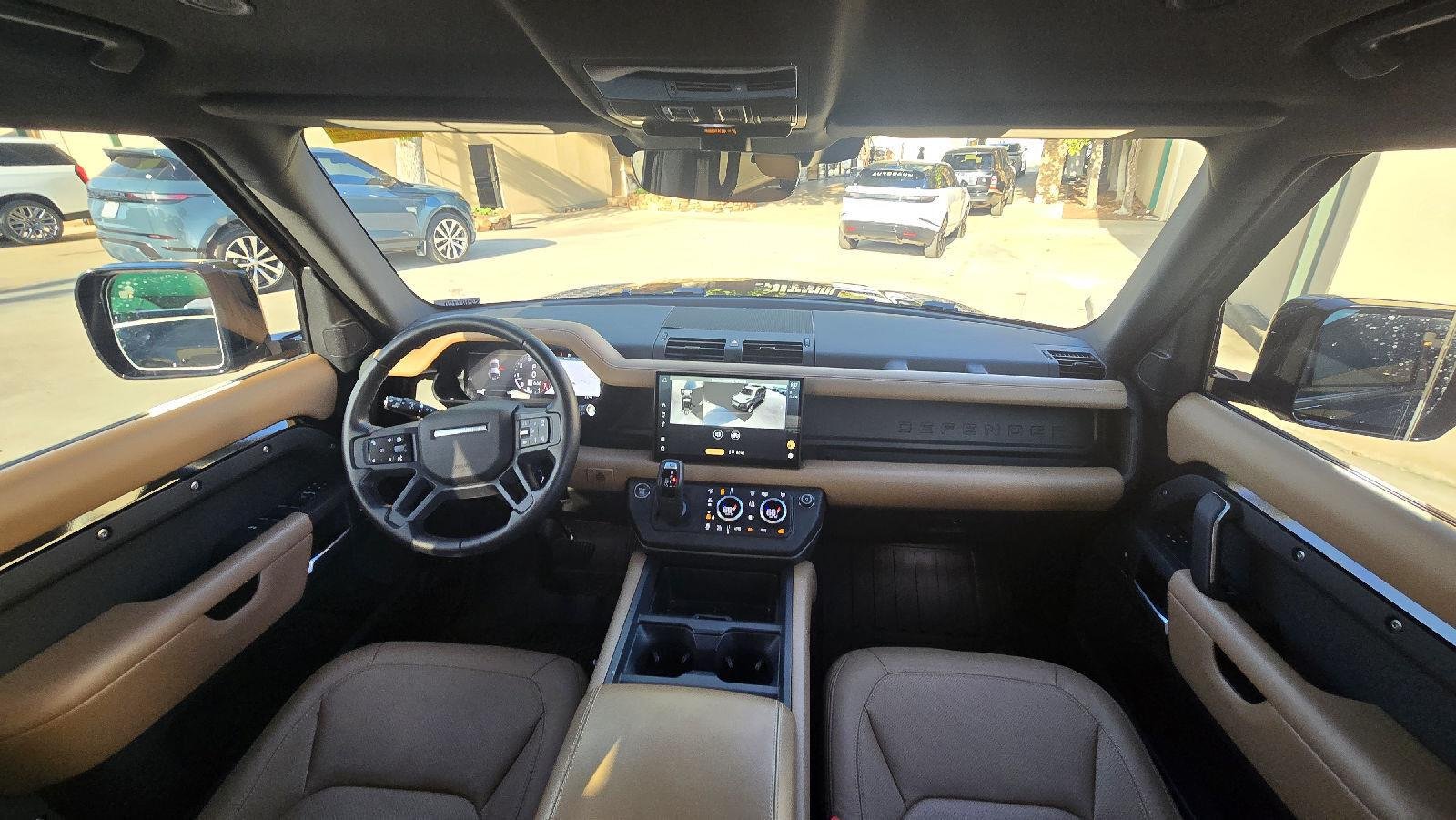 Used 2025 Santorini Black Land Rover S image 11