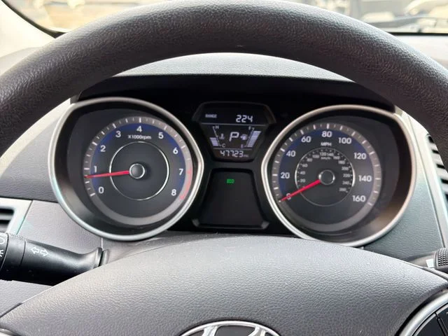 Used 2016 Silver Hyundai SE image 12