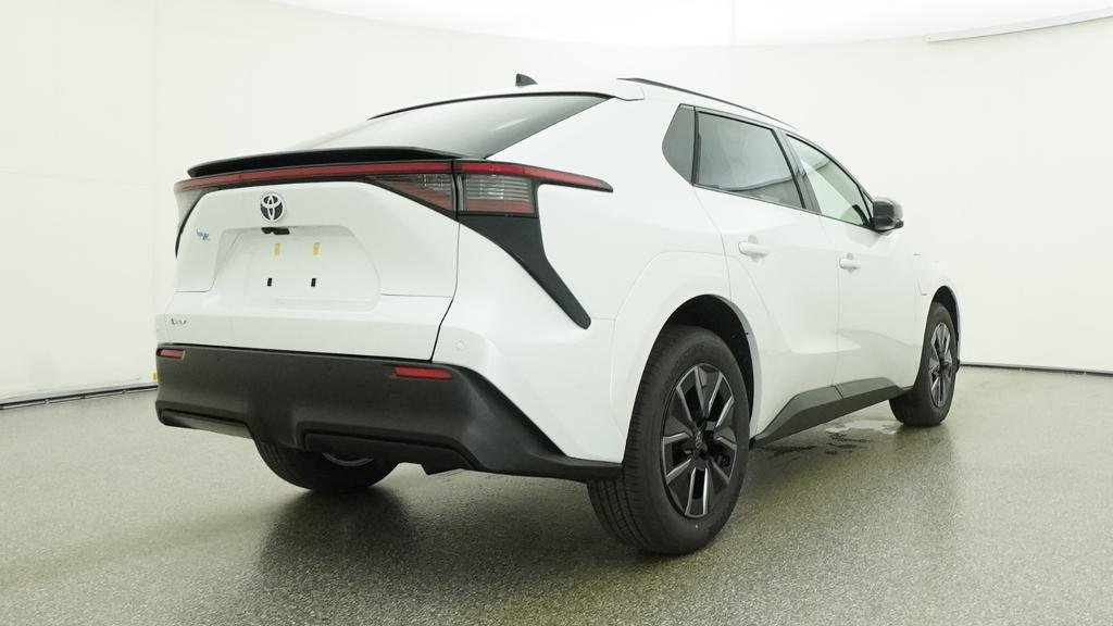 New 2026 Wind Chill Pearl Toyota XLE image 21