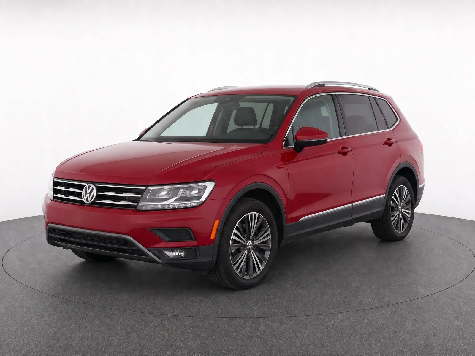 Used 2018 Cardinal Red Metallic Volkswagen 2.0T SEL image 2
