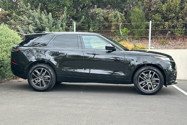 New 2026 Santorini Black Land Rover P250 Base image 6