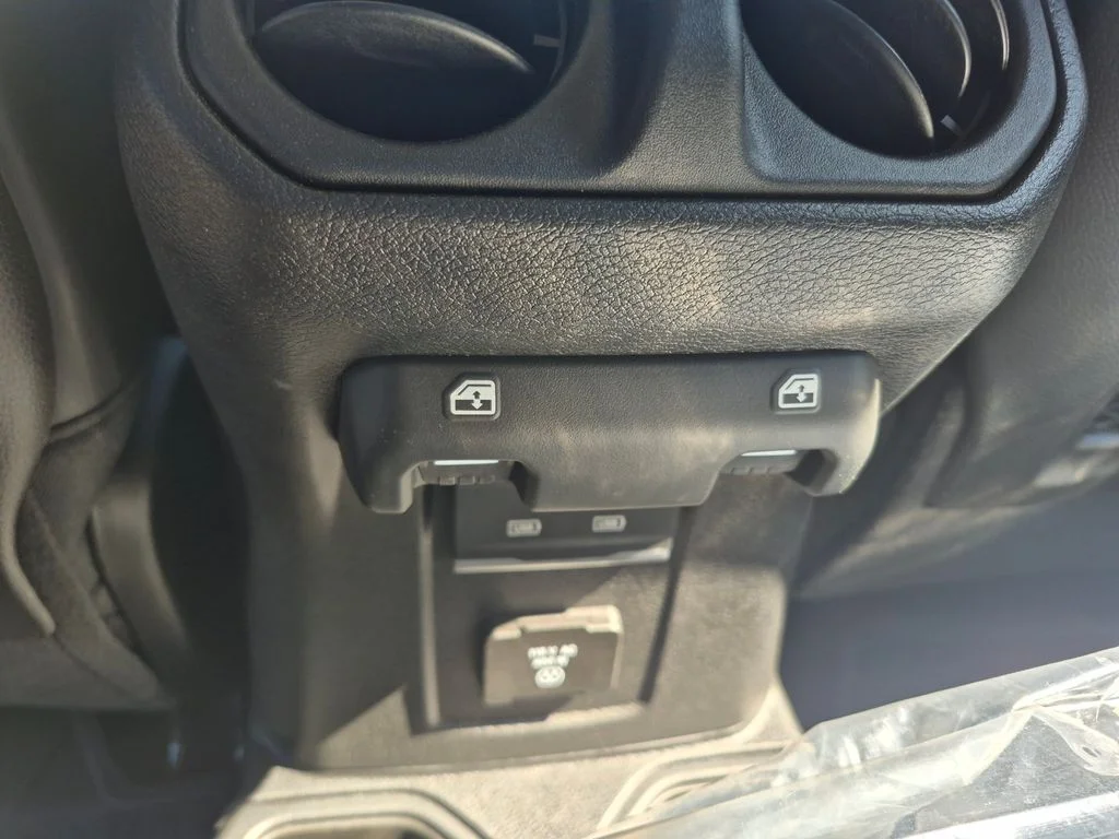 2025 Jeep Gladiator Rubicon - Photo 11