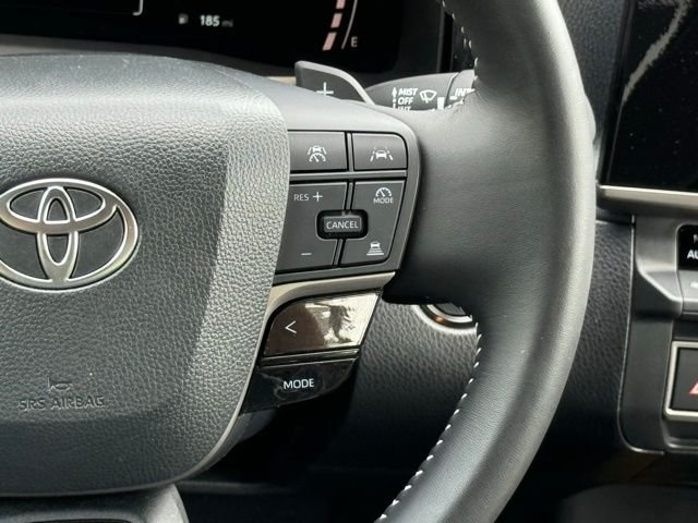 Used 2025  Toyota SE image 28