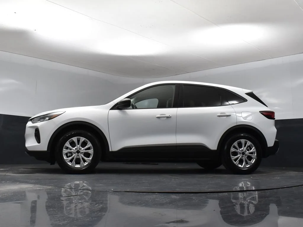 Certified Used 2025 Oxford White Ford Active image 31