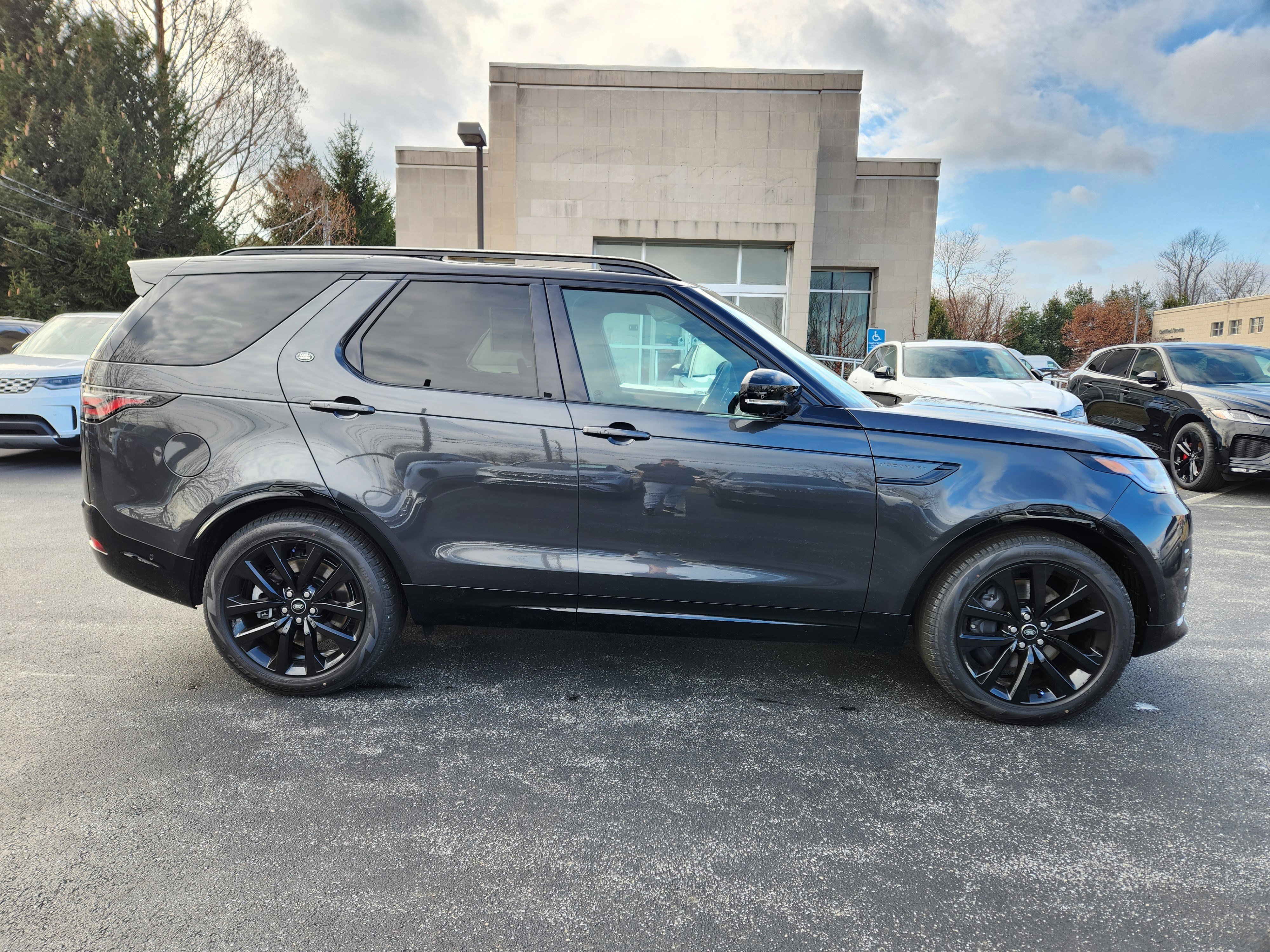 2026 Land Rover Discovery Gemini Edition - Photo 6