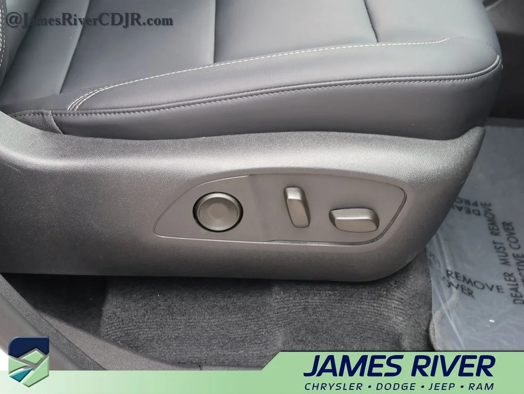 Used 2026 White GMC Elevation image 10
