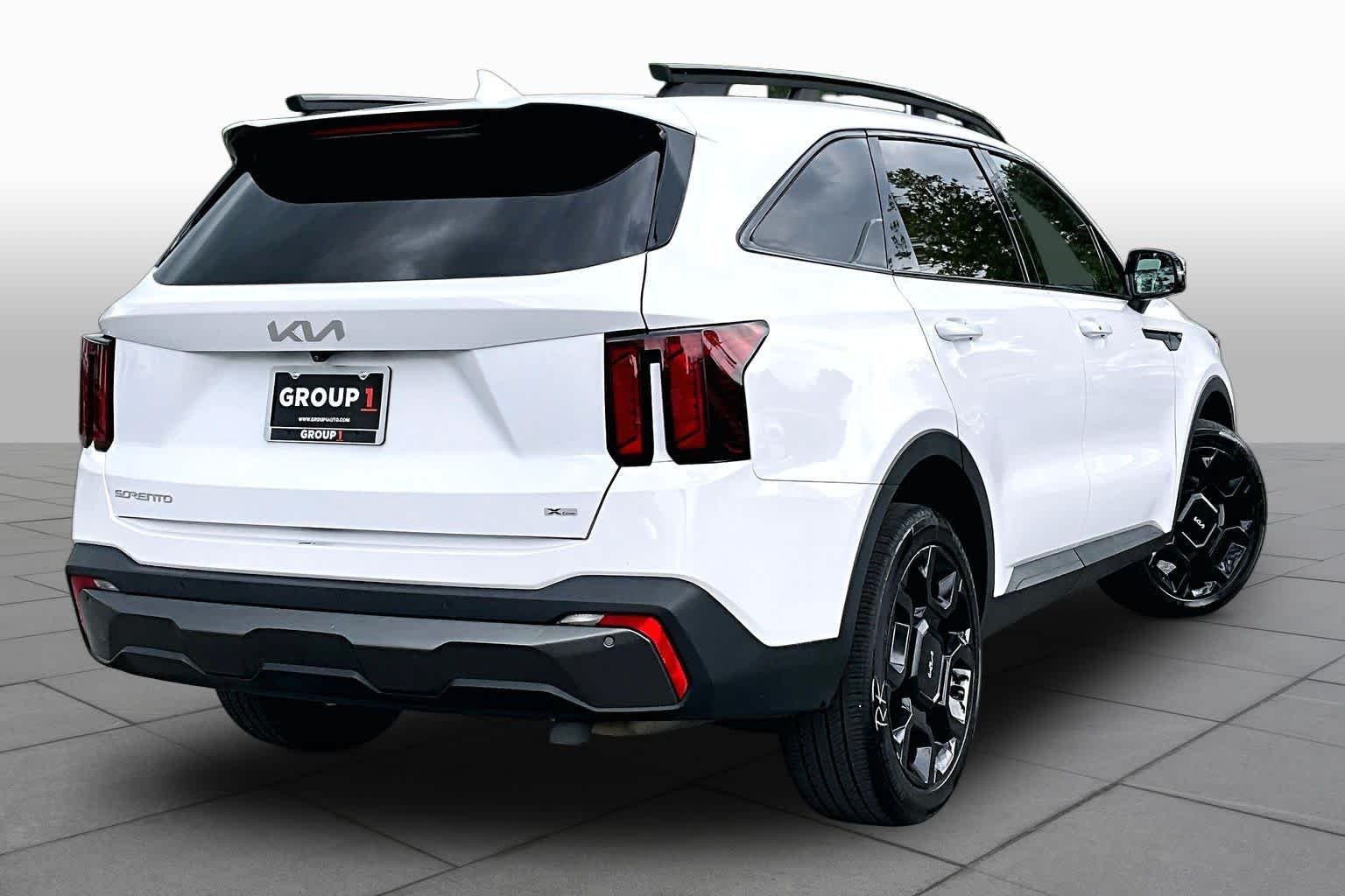 Used 2024 Glacial White Pearl Kia X-Line EX image 19