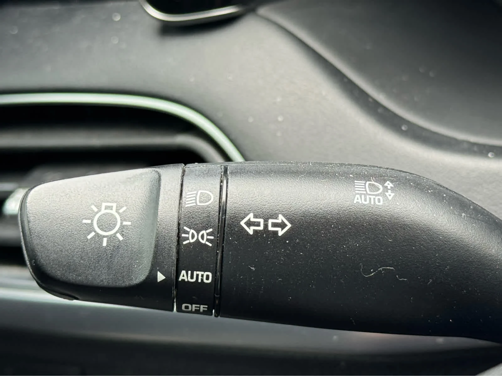 Used 2020 Rainforest Hyundai Limited image 17