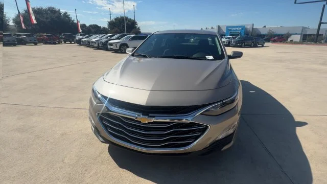 Certified Used 2025 Mineral Gray Metallic Chevrolet 1LT image 3