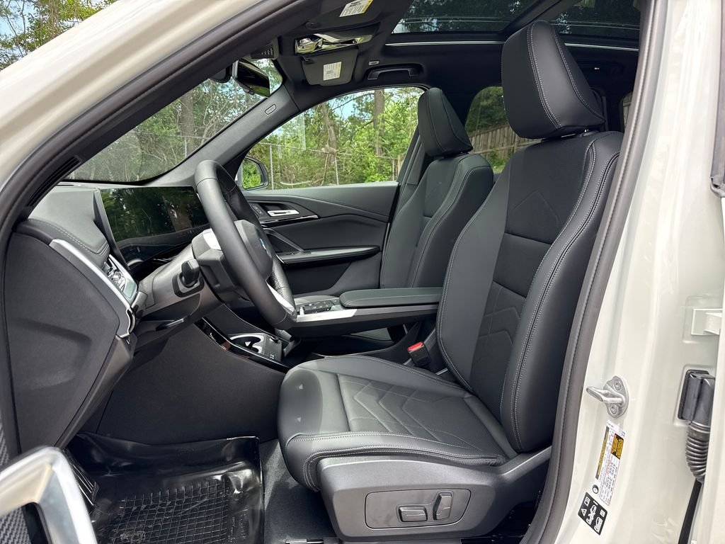 New 2026 White BMW xDrive28i image 10