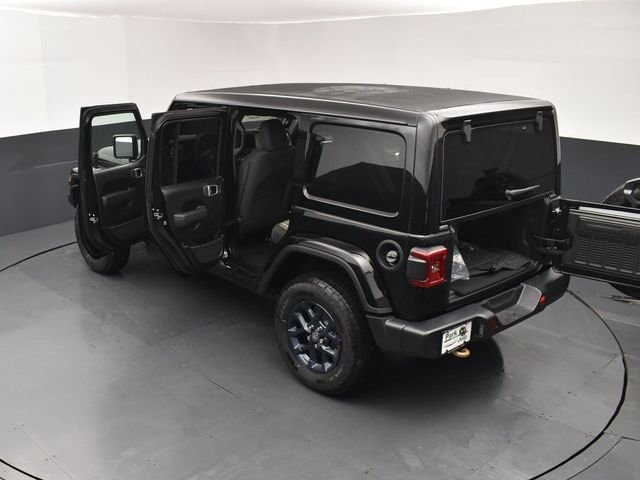 New 2026 Black Clear-Coat Exterior Paint Jeep 85th Anniversary Edition image 28