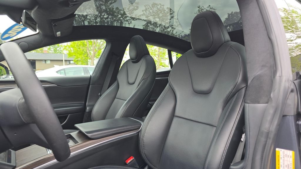 Used 2023 Stealth Gray Tesla  image 22