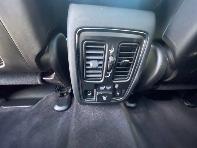 Used 2018 Diamond Black Jeep Limited image 33
