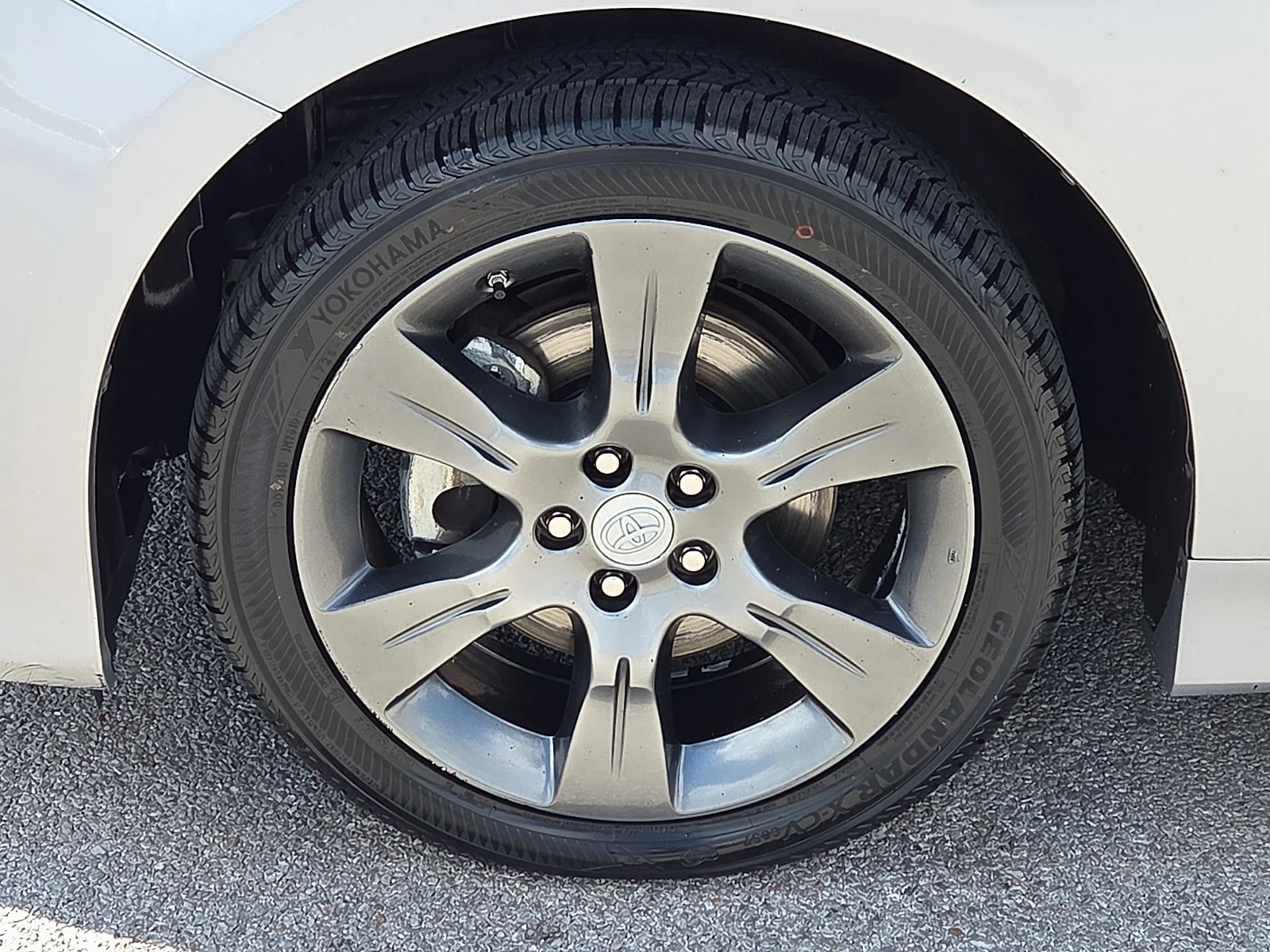 Used 2016 Silver Sky Metallic Toyota SE image 7