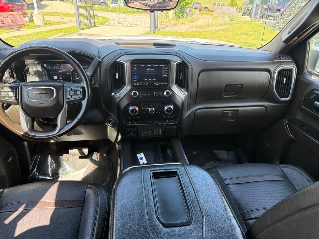 Used 2021 White GMC Denali image 14
