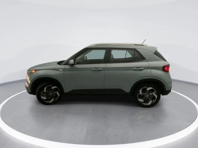 Used 2026 Green Hyundai SEL image 3