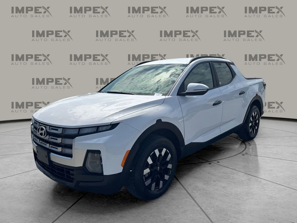 Used 2025 White Hyundai SEL image 1