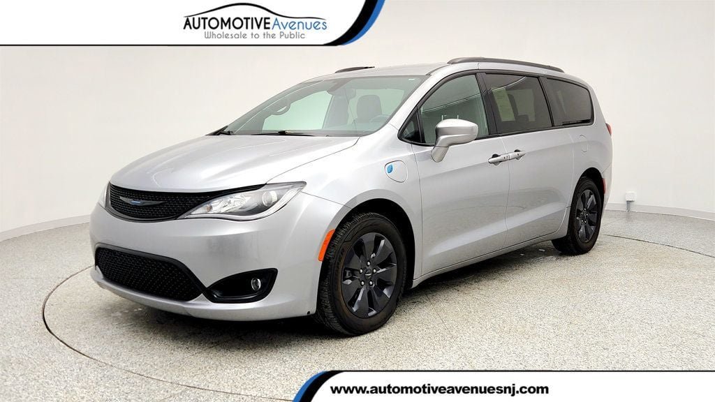 2020 Chrysler Pacifica Hybrid Touring L