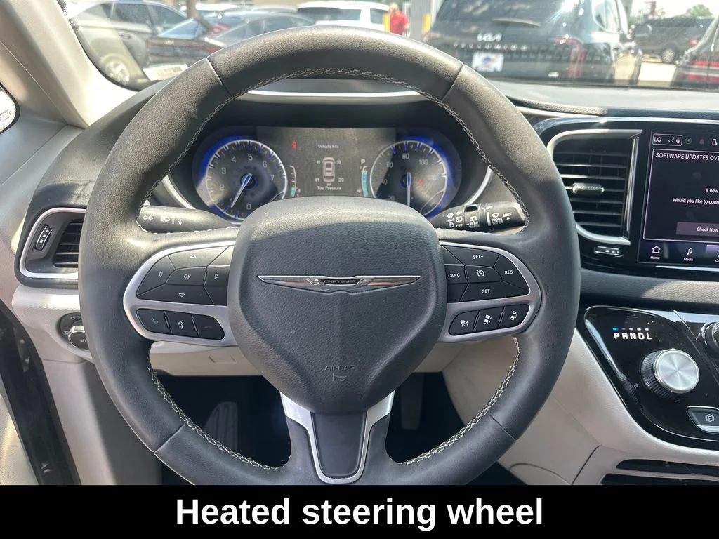 Used 2023 Granite Crystal Metallic Clearcoat Chrysler Touring L image 17